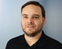 Portrait von Joshua Henkel