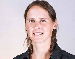 Portrait von Stefanie Stefanie