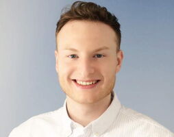 Portrait von Dennis Gredecki